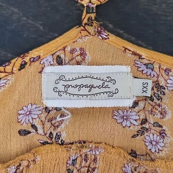 Monk & Lou saffron yellow floral print button front ruffle crop tank - Picture 6 of 10